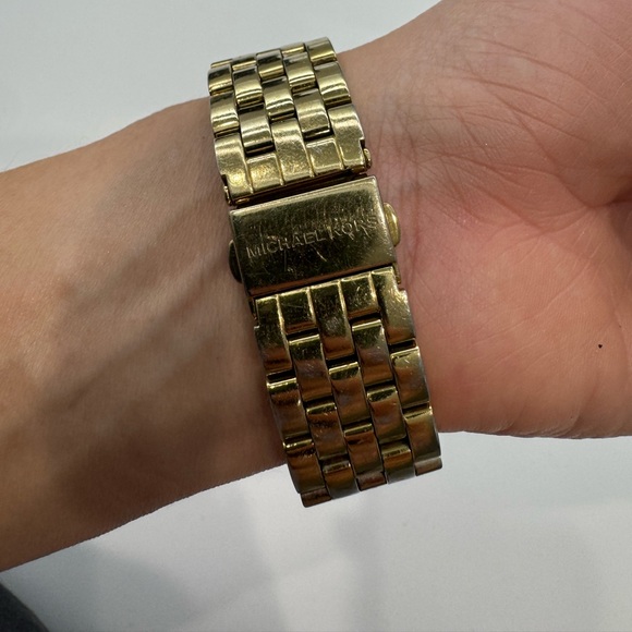 Michael Kors Gold Watch - Picture 4 of 7